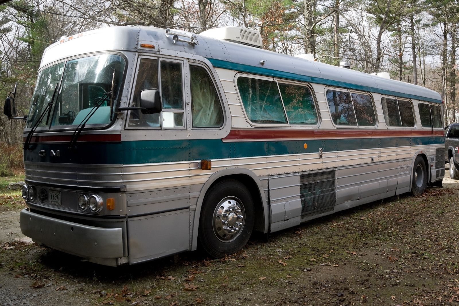 Converted bus 1962 GM 4106 camper for sale