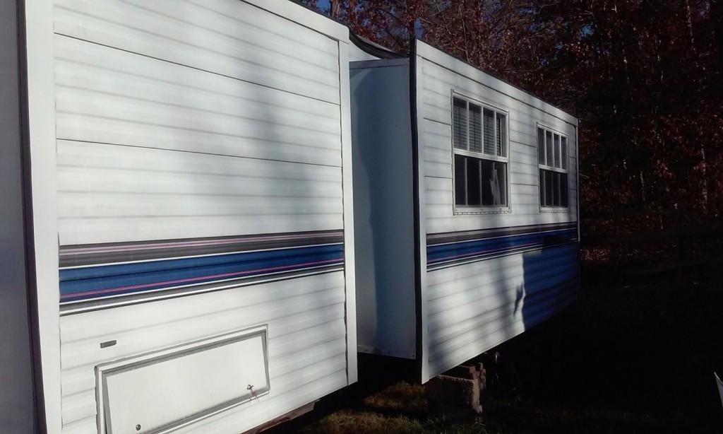 1995 Fleetwood 40′ Terry Travel Trailer Double pop out for