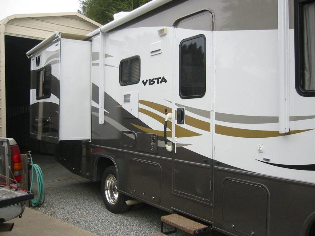 2011 Winnebago Vista 26P Class A Motor home