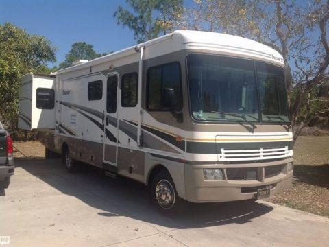 Class A 2004 Fleetwood Bounder camper RV for sale