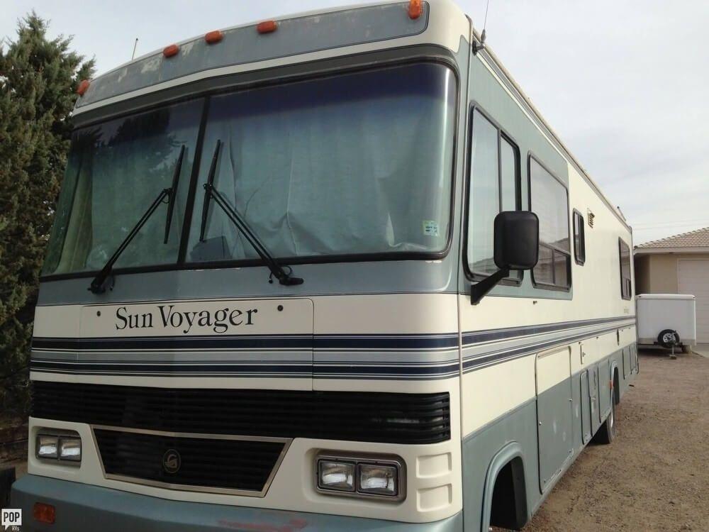 Nicely optioned 1991 Gulf Stream Sun Voyager camper RV