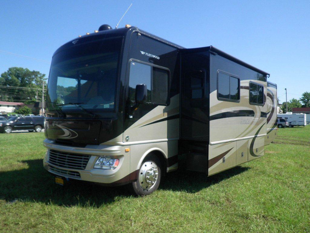 Fireplace equipped 2013 Bounder RV motorhoma