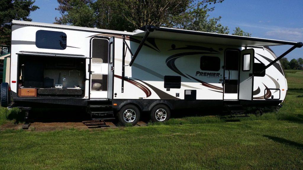Upgraded bed 2015 Keystone camper trailer