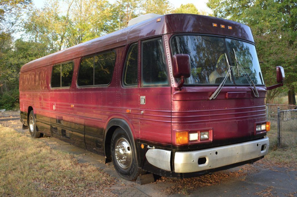 Bus conversion 1964 GM PD 4106 camper