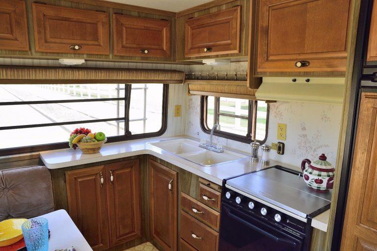 Extra Clean 1987 Fleetwood Prowler Regal Loaded camper for sale