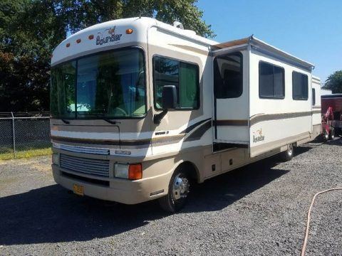 Maintained 1999 Fleetwood BOUNDER camper motorhome for sale