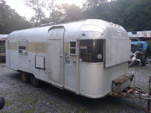 great project 1967 Silver Streak Sabre 23 camper trailer for sale