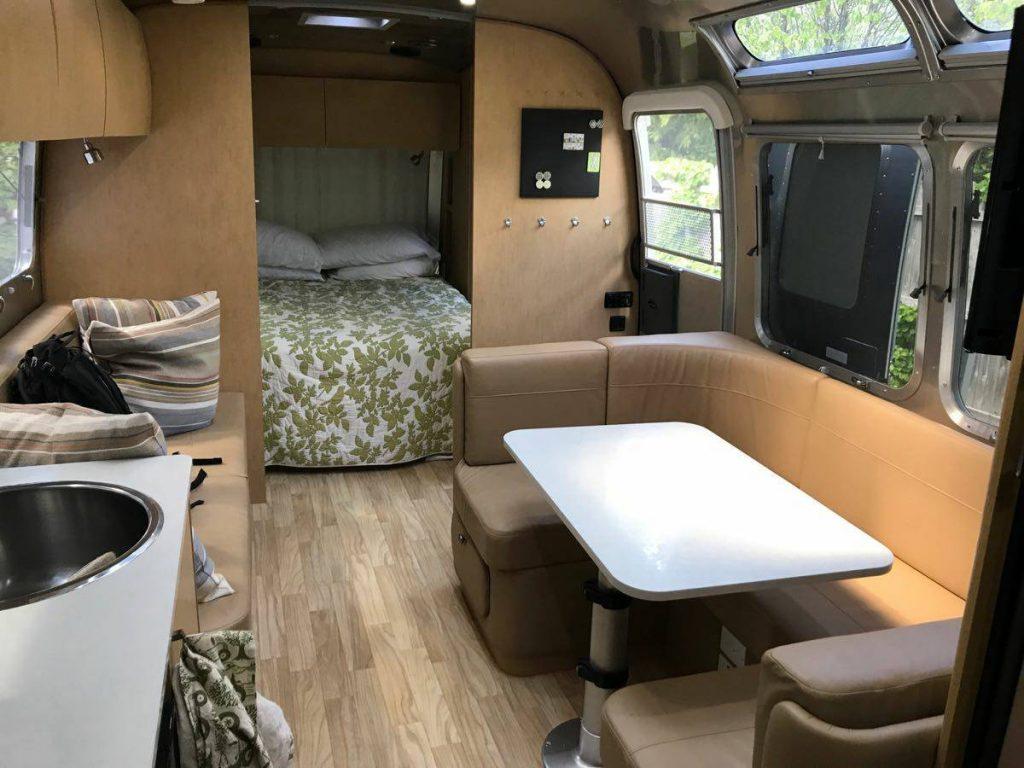 almost new 2016 Airstream Flying Cloud 30 FB camper