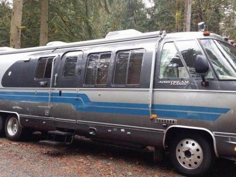 nicely optioned 1992 Airstream Classic Limited camper for sale