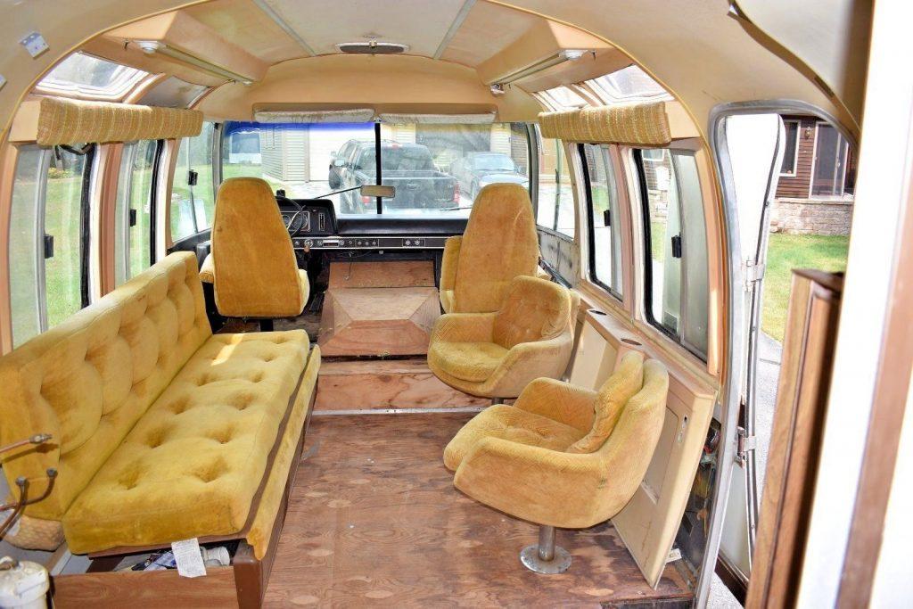 vintage classic 1976 Airstream ARGOSY camper