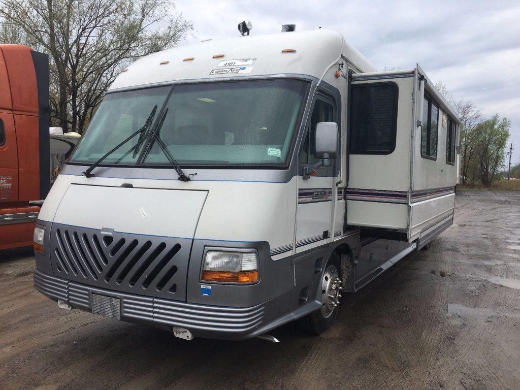 well equipped 1994 Newmar London Aire 40 SKWD camper