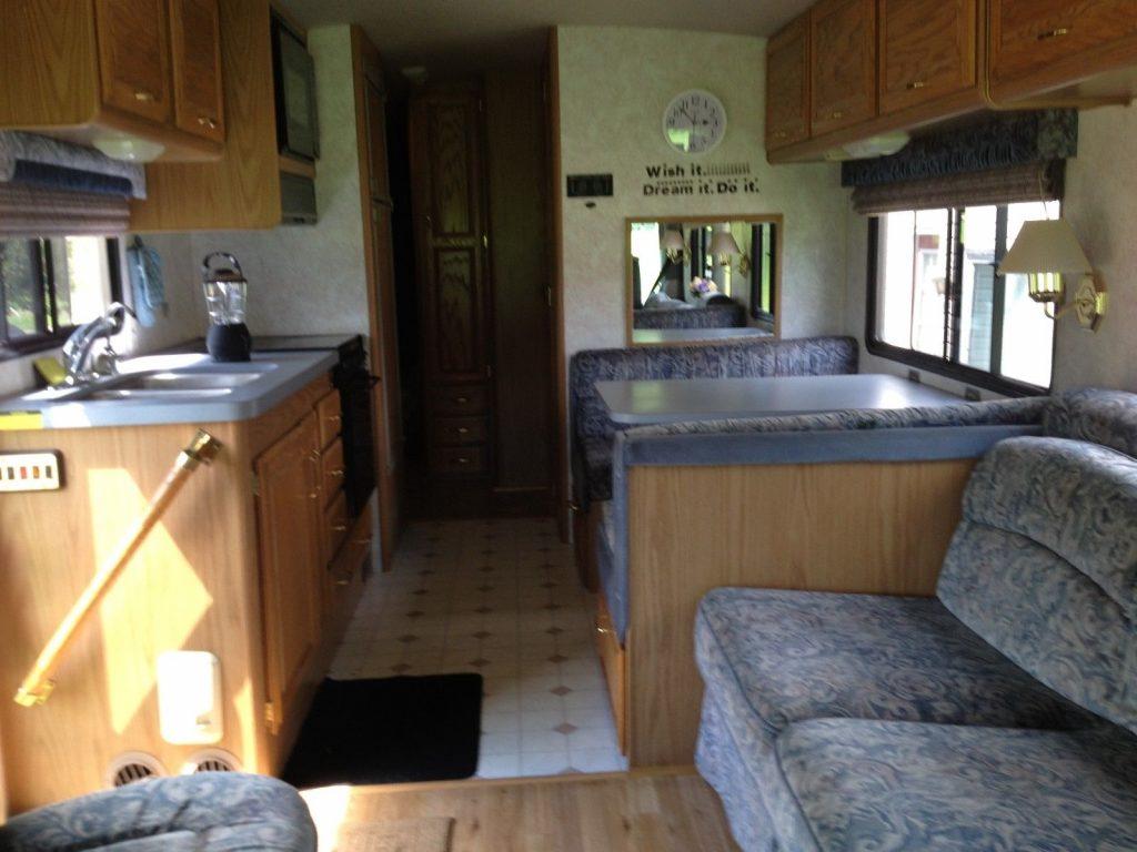 well equipped 1996 Fleetwood 34J camper RV