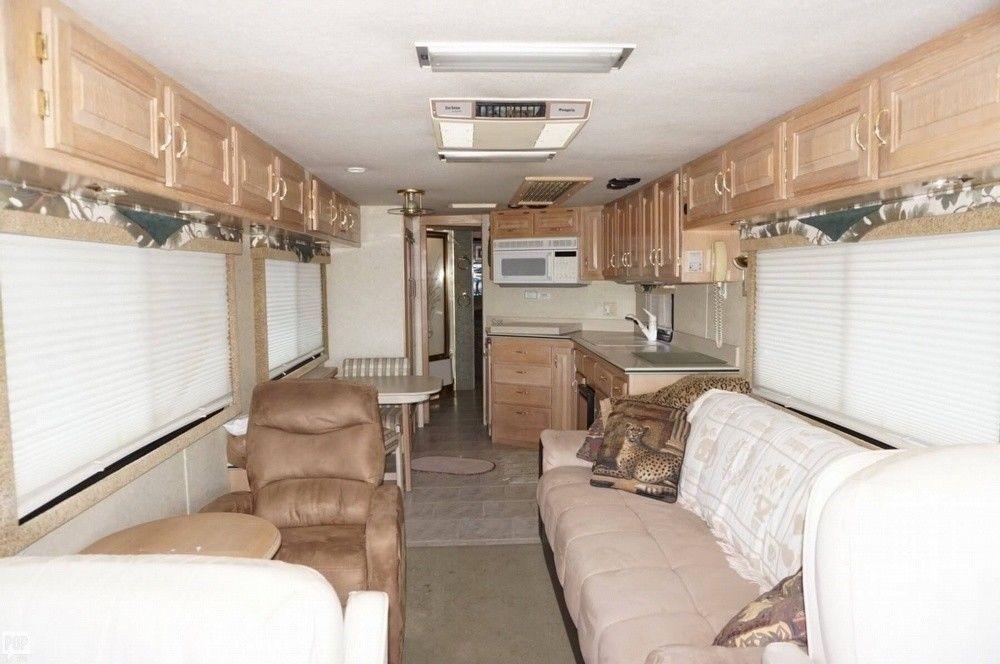 luxurious 1997 Safari Continental camper