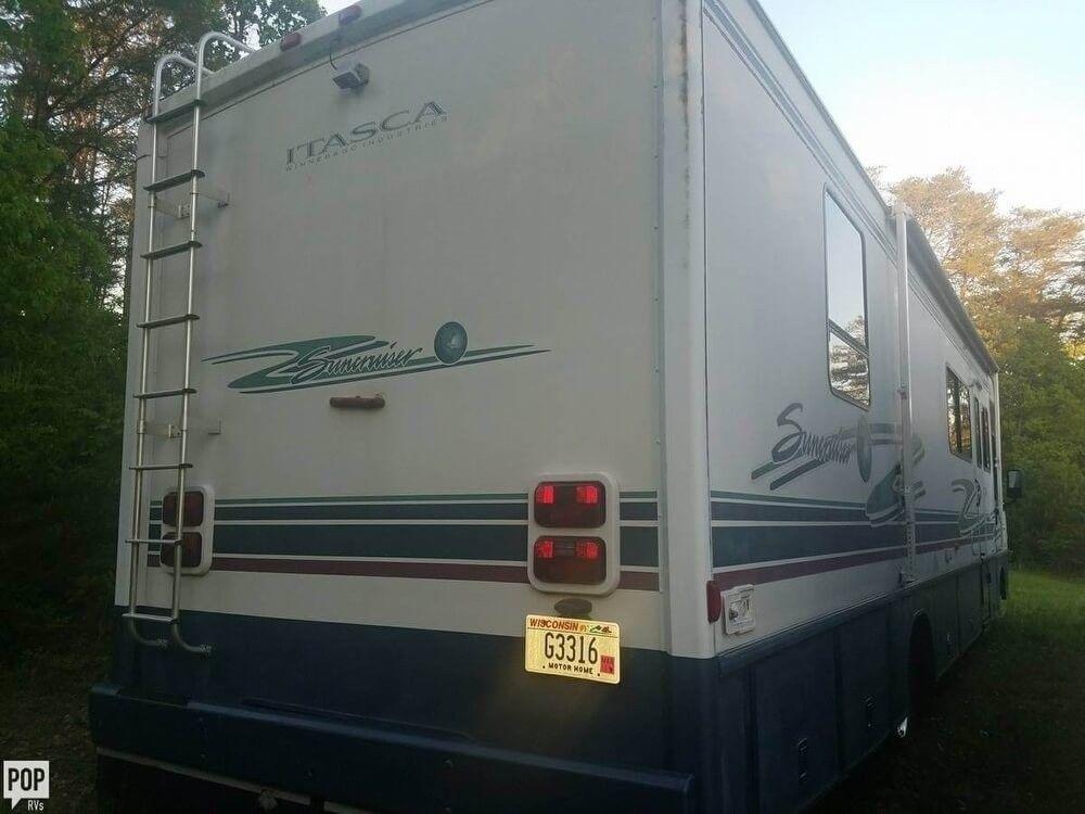 well equipped 1996 Itasca Suncruiser camper
