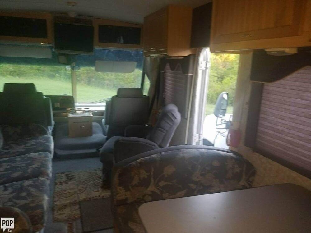 well equipped 1996 Itasca Suncruiser camper