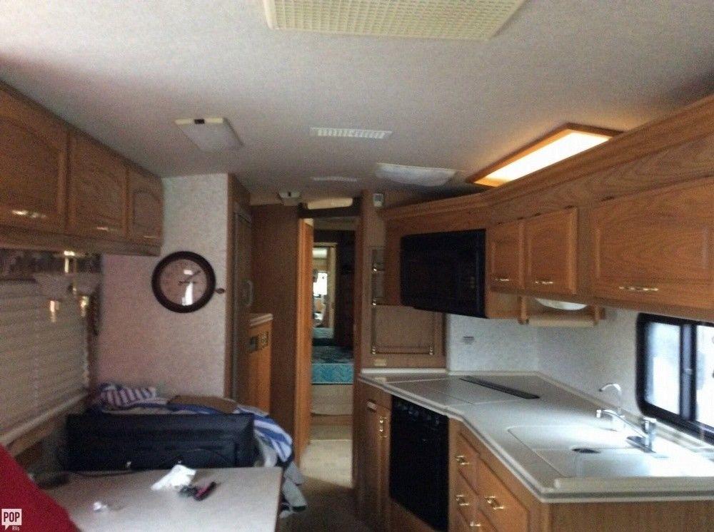 well equipped 1999 Fleetwood Pace Arrow camper