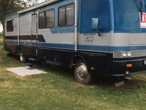 well maintained 1997 Safari Sahara camper for sale