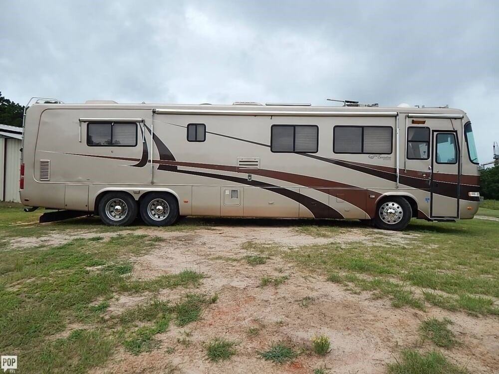 stuffed with equipment 2001 Monaco Executive 40 DS camper