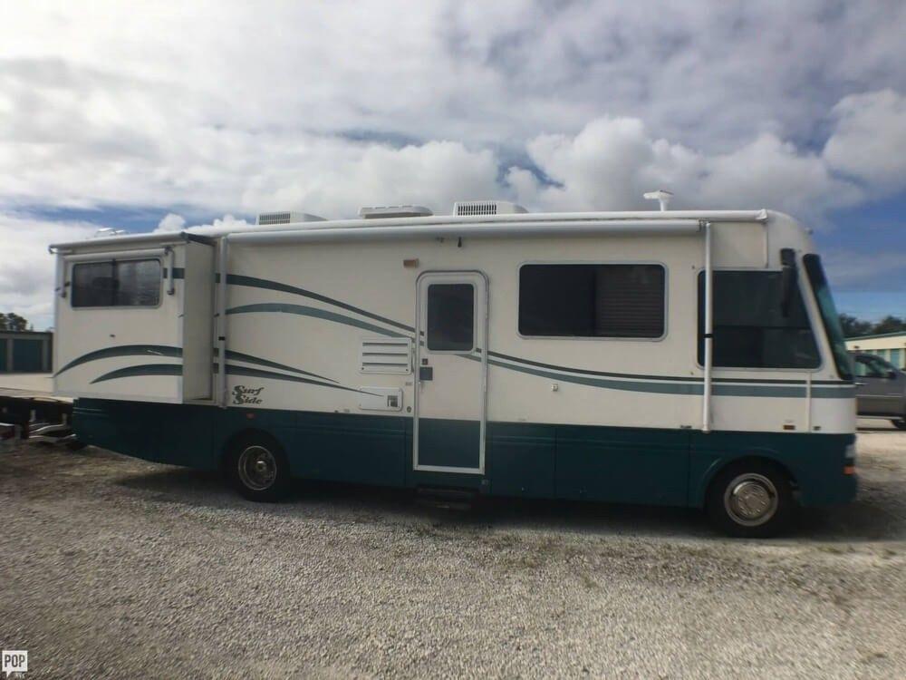 well equipped 2001 Pacific Coachworks Surf Side camper