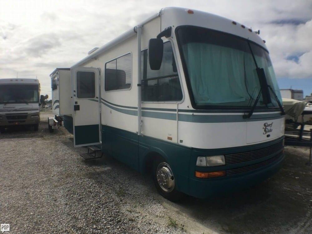 well equipped 2001 Pacific Coachworks Surf Side camper