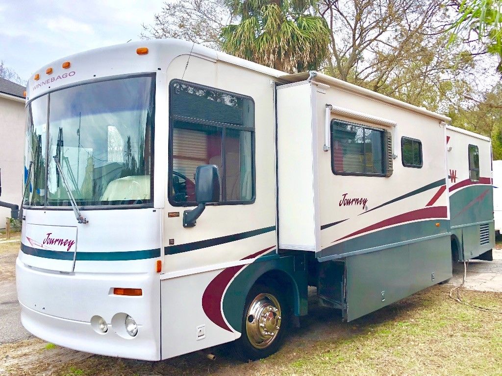 2000 winnebago journey towing capacity