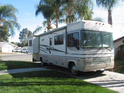 very low miles 2002 Fleetwood Storm camper for sale