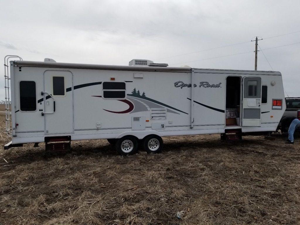 nice shape 2004 Pilgrim International open road camper trailer