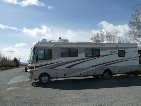 excellent condition 2005 Bounder M 32W camper for sale