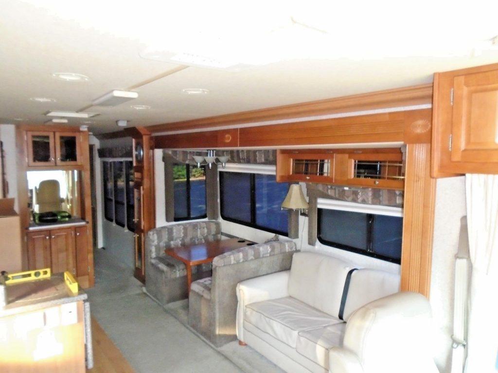 professionally maintained 2005 Gulf Stream Gulfstream sun voyager camper