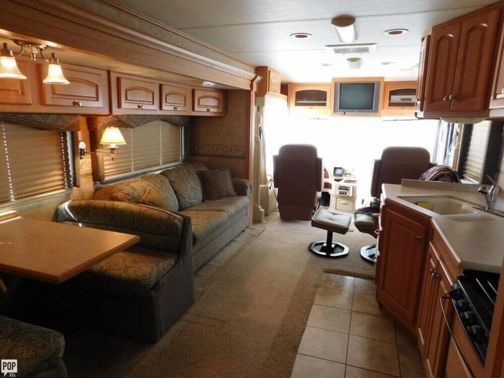 home on wheels 2006 Damon Motor Coach Astoria Pacific camper rv