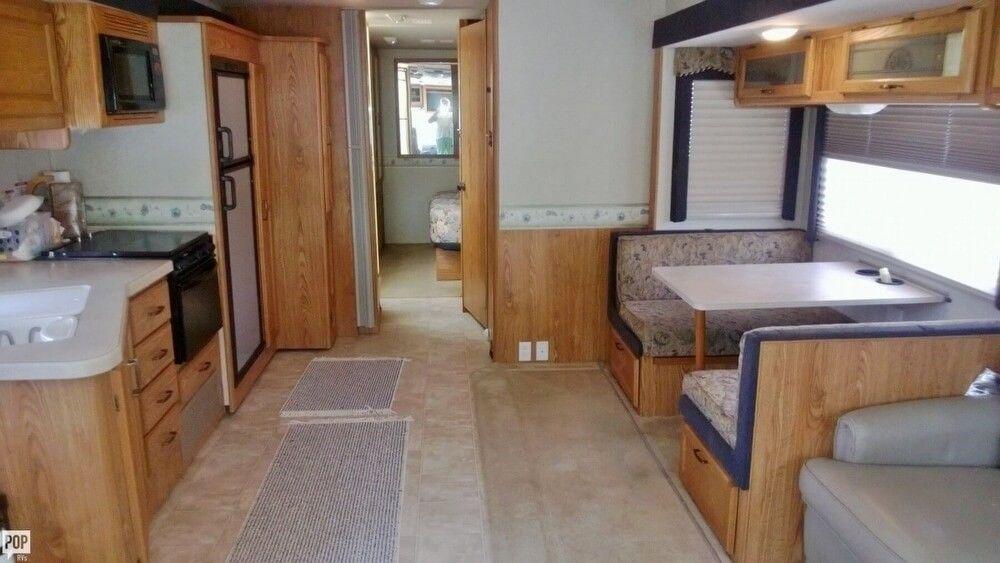 loaded with options 2006 Fleetwood Flair 34 camper rv