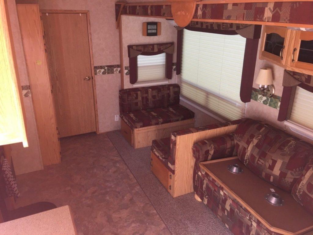 clean 2007 Cedar Creek Silverback 33LBHTS camper trailer