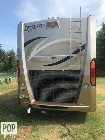 great shape 2007 Fleetwood Discovery 39 foot camper