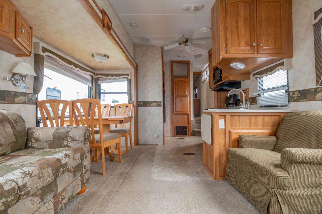 very clean 2008 Forest River Sabre 31reds Camper