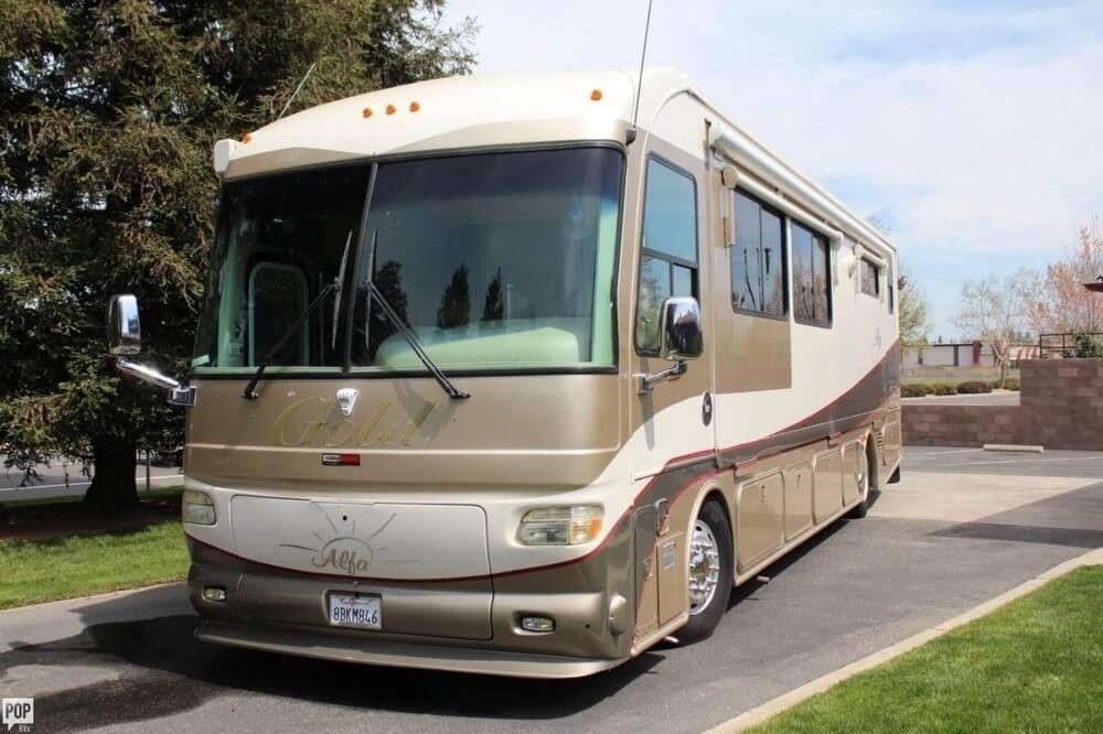 well equipped 2007 Alfa 40 Gold LS camper rv