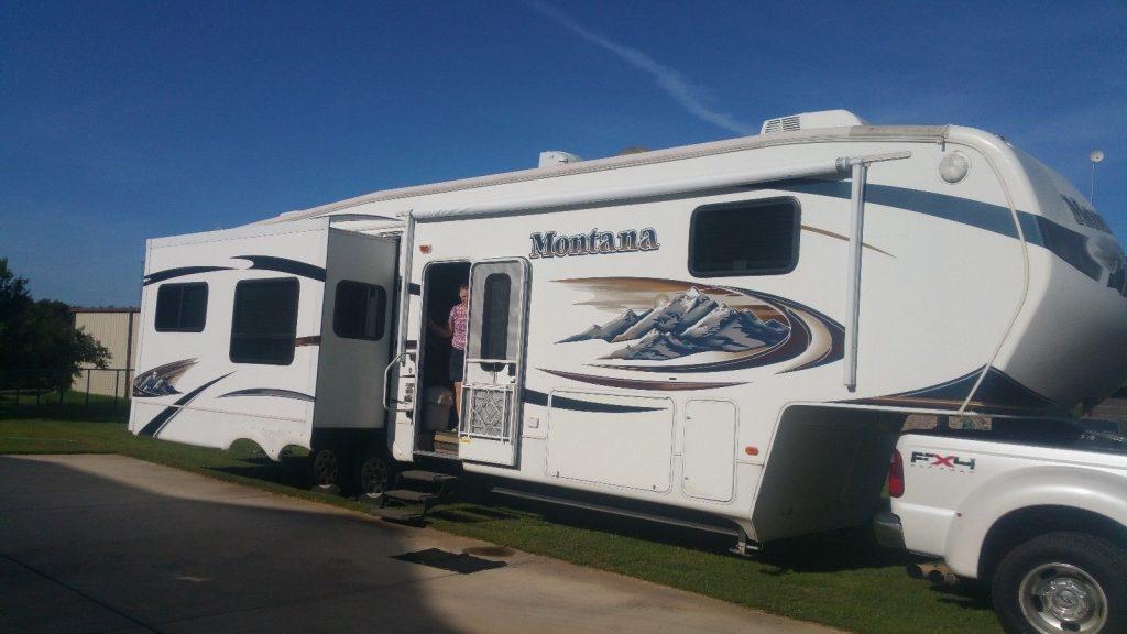 road ready 2010 Keystone Montana 3665RE camper