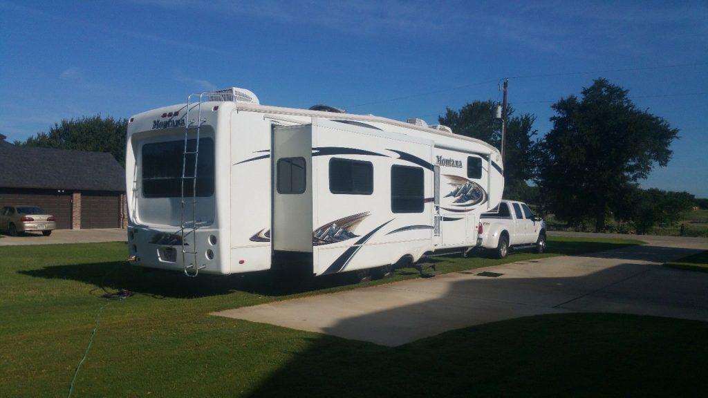 road ready 2010 Keystone Montana 3665RE camper