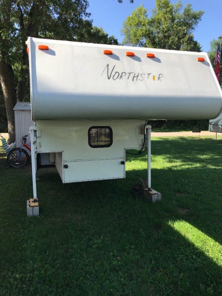 well equipped 2009 Northstar Slide in camper