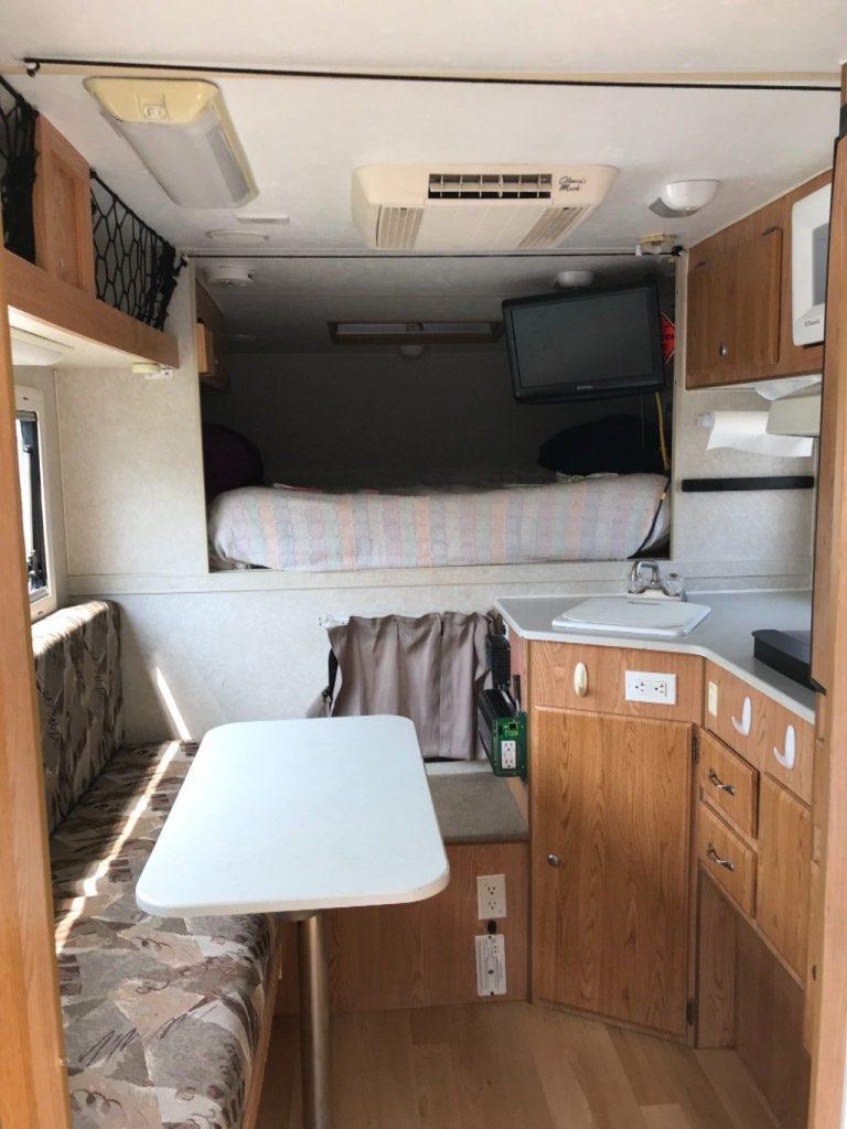 well equipped 2009 Northstar Slide in camper
