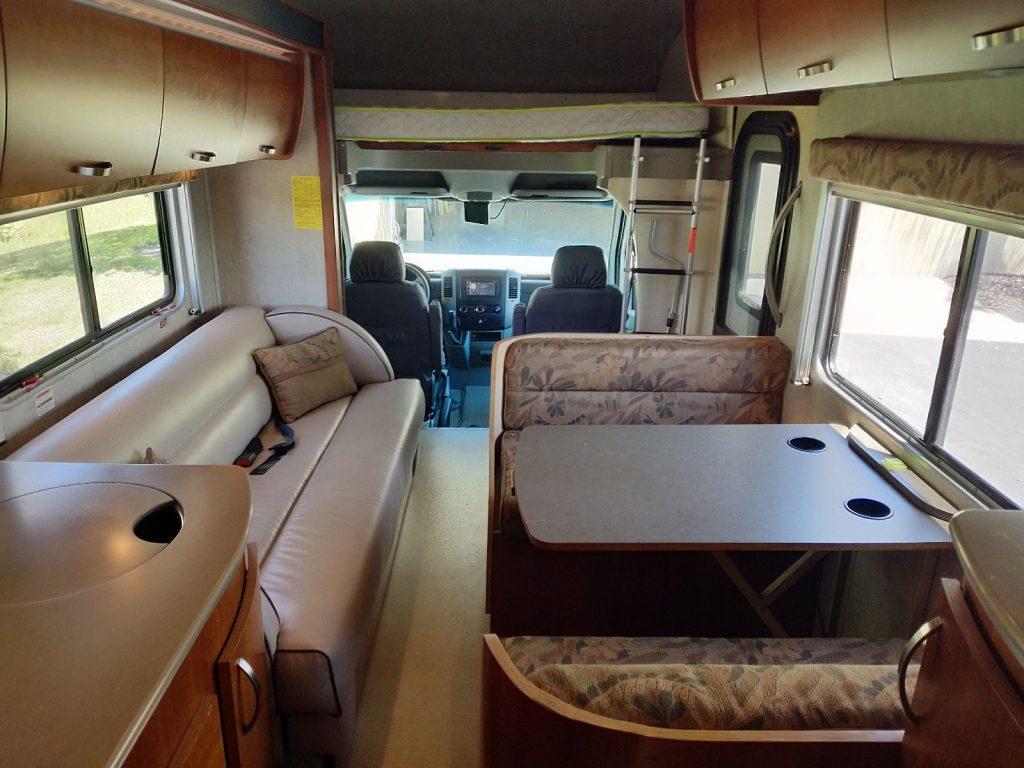 well maintained 2010 Fleetwood Pulse 24A camper