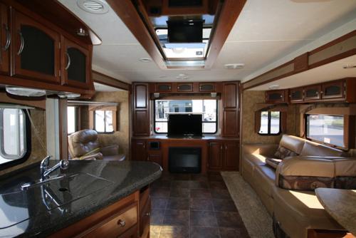 many extras 2013 Coachmen Freedom Express Liberty Edition camper