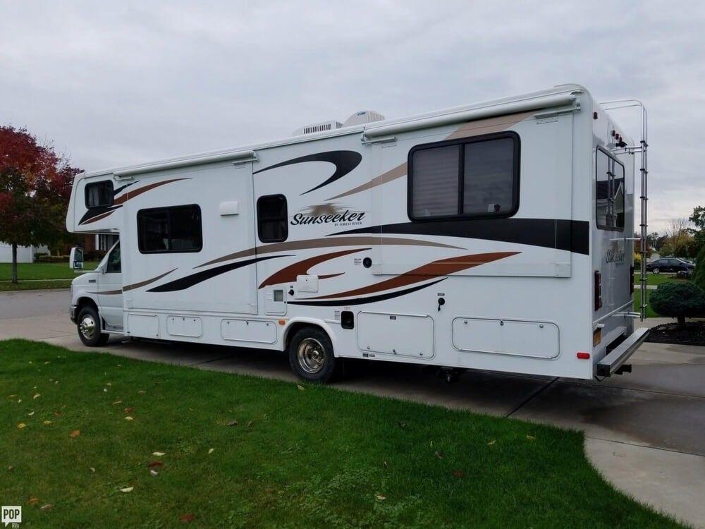 well optioned 2013 Forest River Sunseeker camper