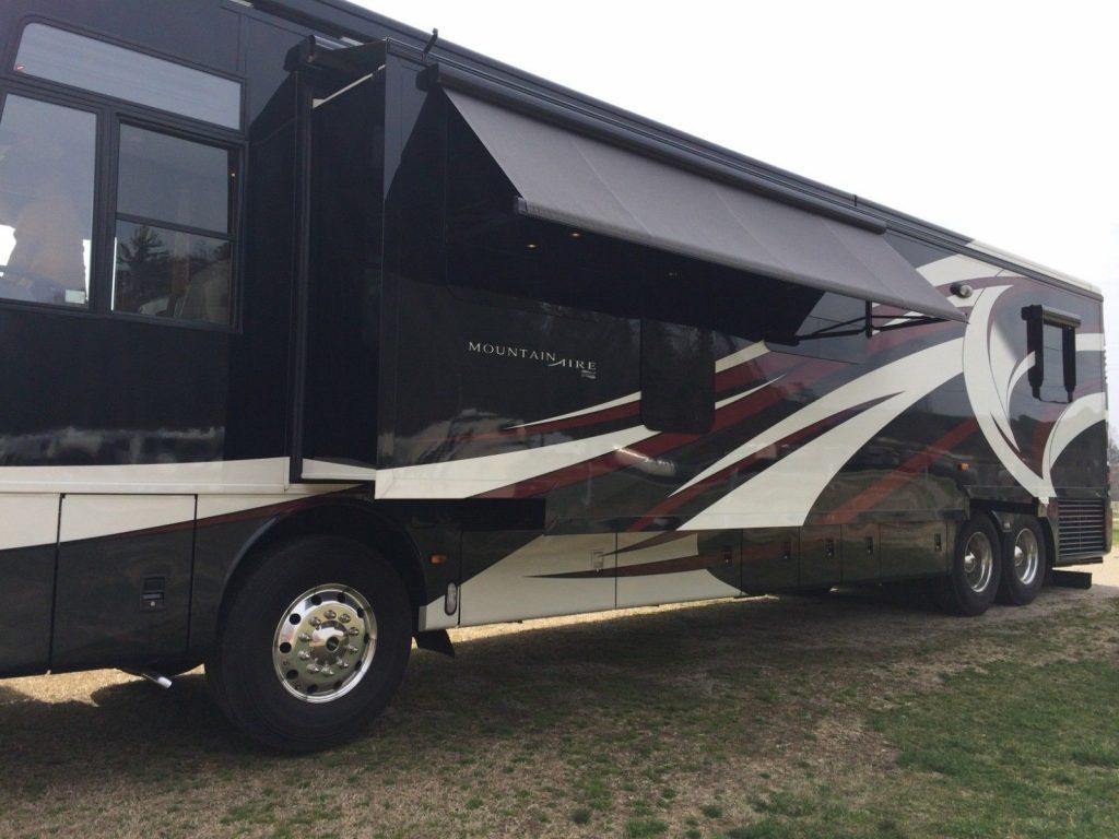 loaded 2014 Newmar Mountain Aire camper