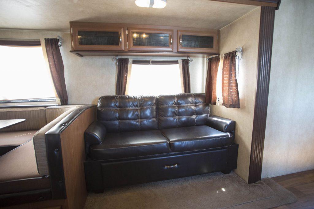 roomy 2016 Forest River Wildwood 32 Camper