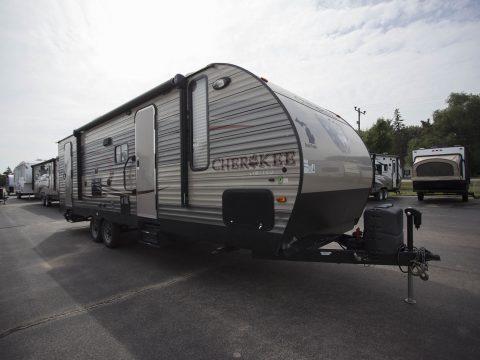 very nice 2015 Forest River Cherokee 274dbh Camper for sale