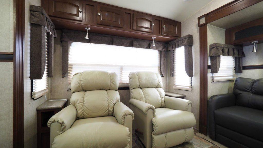 well equipped 2015 Forest River Rockwood Signature Ultra Lite Camper