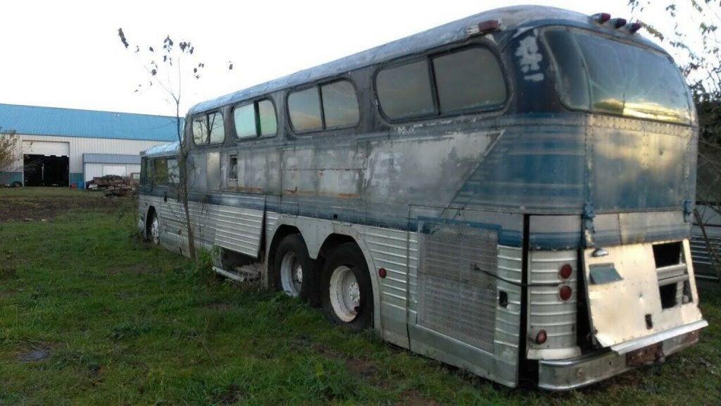 converted 1950 GMC PD4501 bus camper