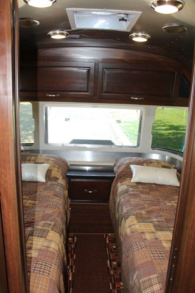 Fully loaded 2018 Airstream Classic 33FB Twin Beds camper