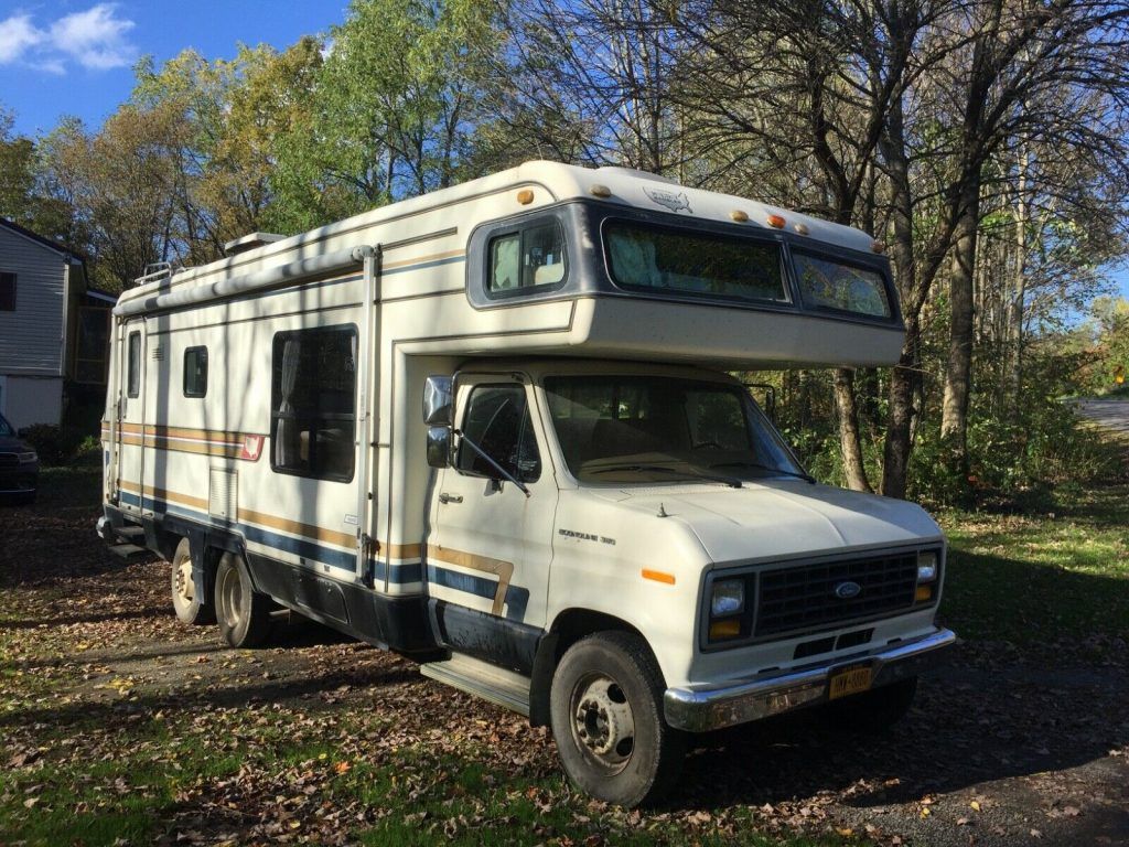 low miles 1984 Ford Holliday Rambler Imperial camper
