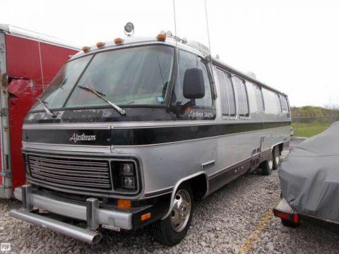 well equipped 1988 Airstream 325 camper for sale
